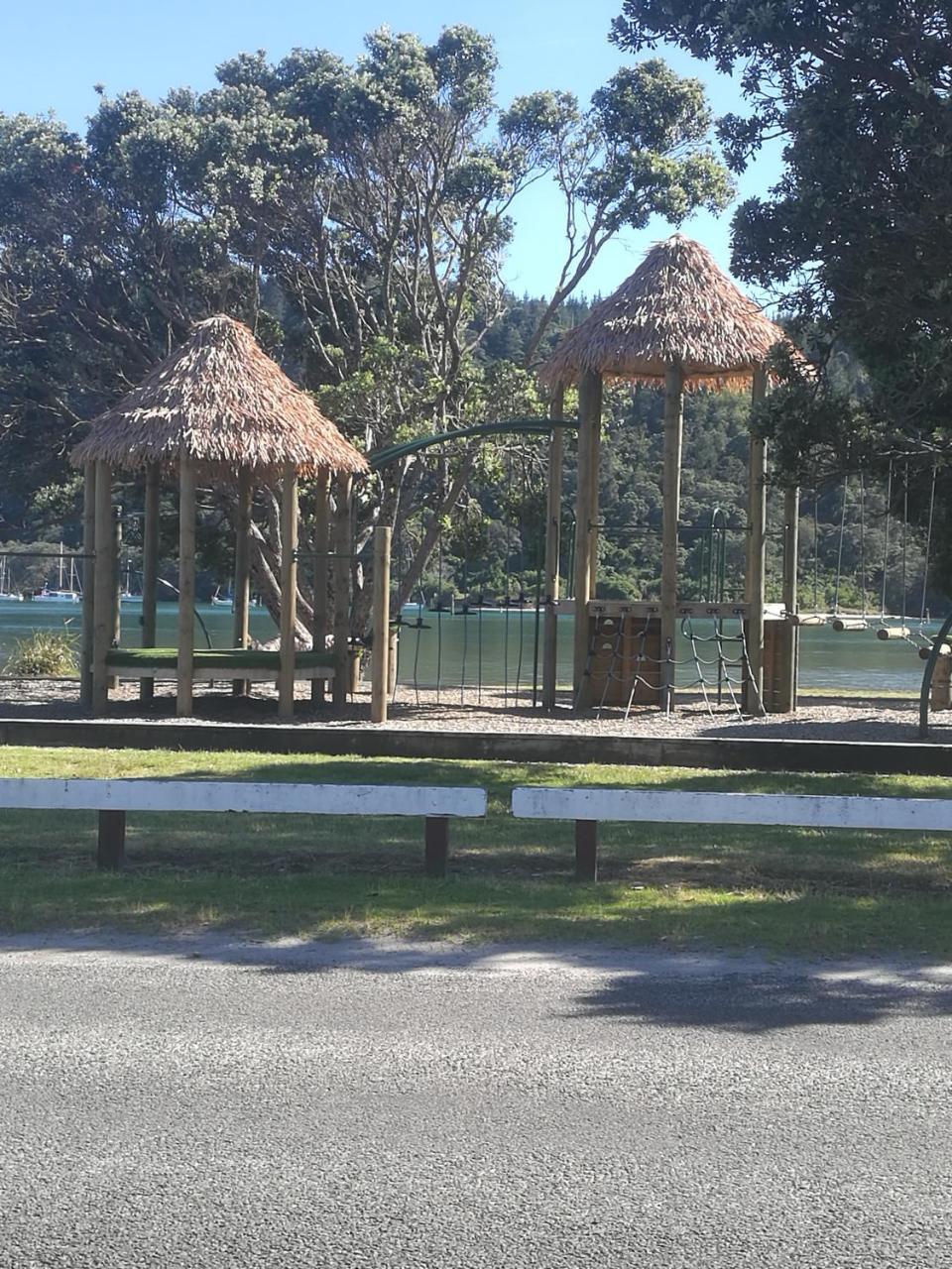 Harbour Inn Whangamata Exterior photo